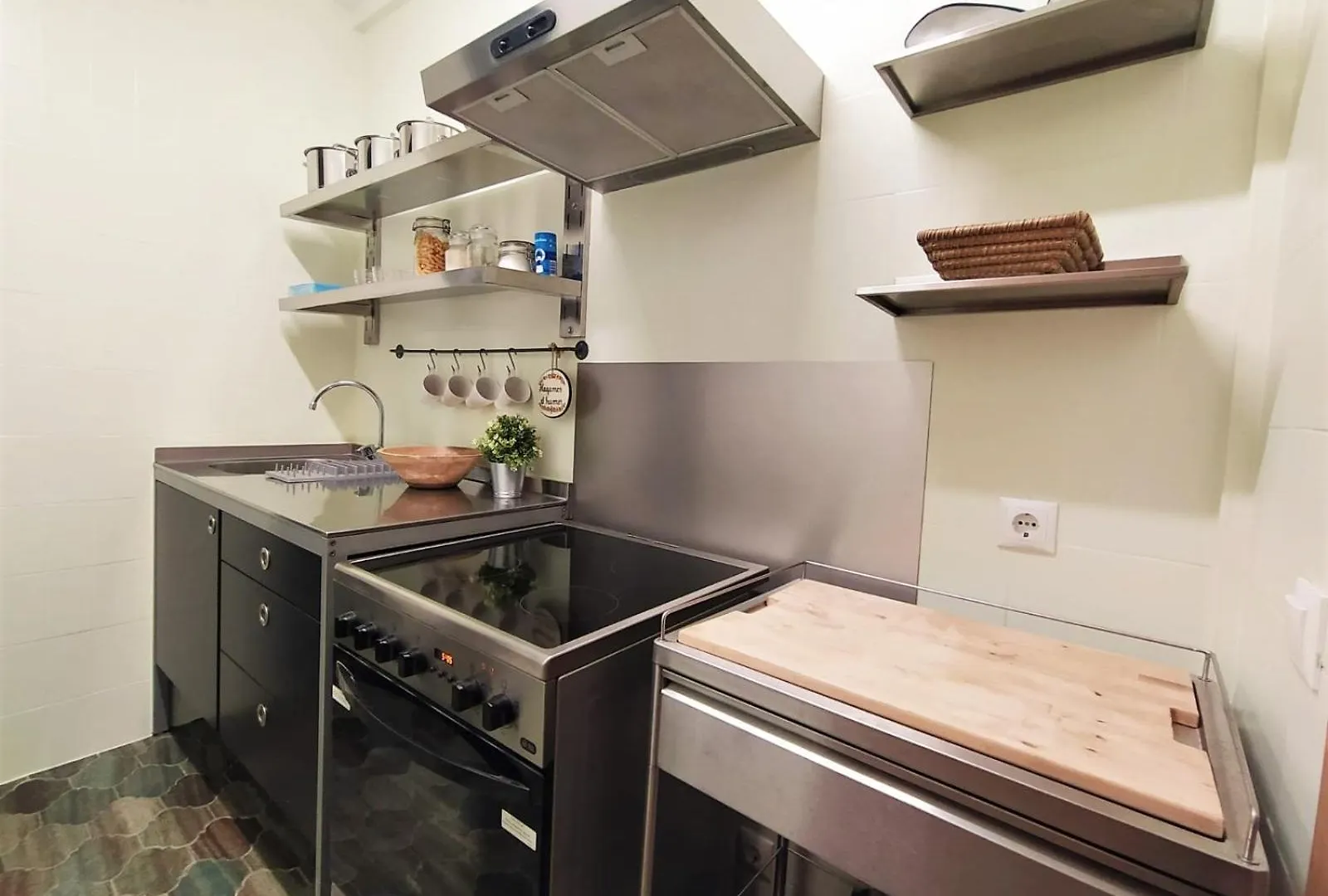 Spacious Apartment In The Heart Of The City Барселона